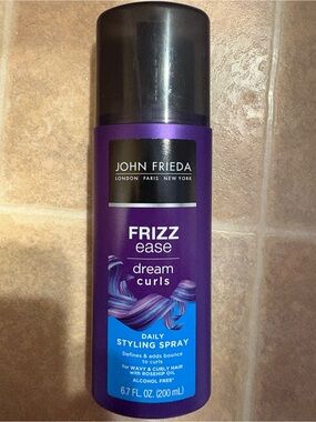 John Frieda Frizz Ease Dream Curls Daily Styling Spray